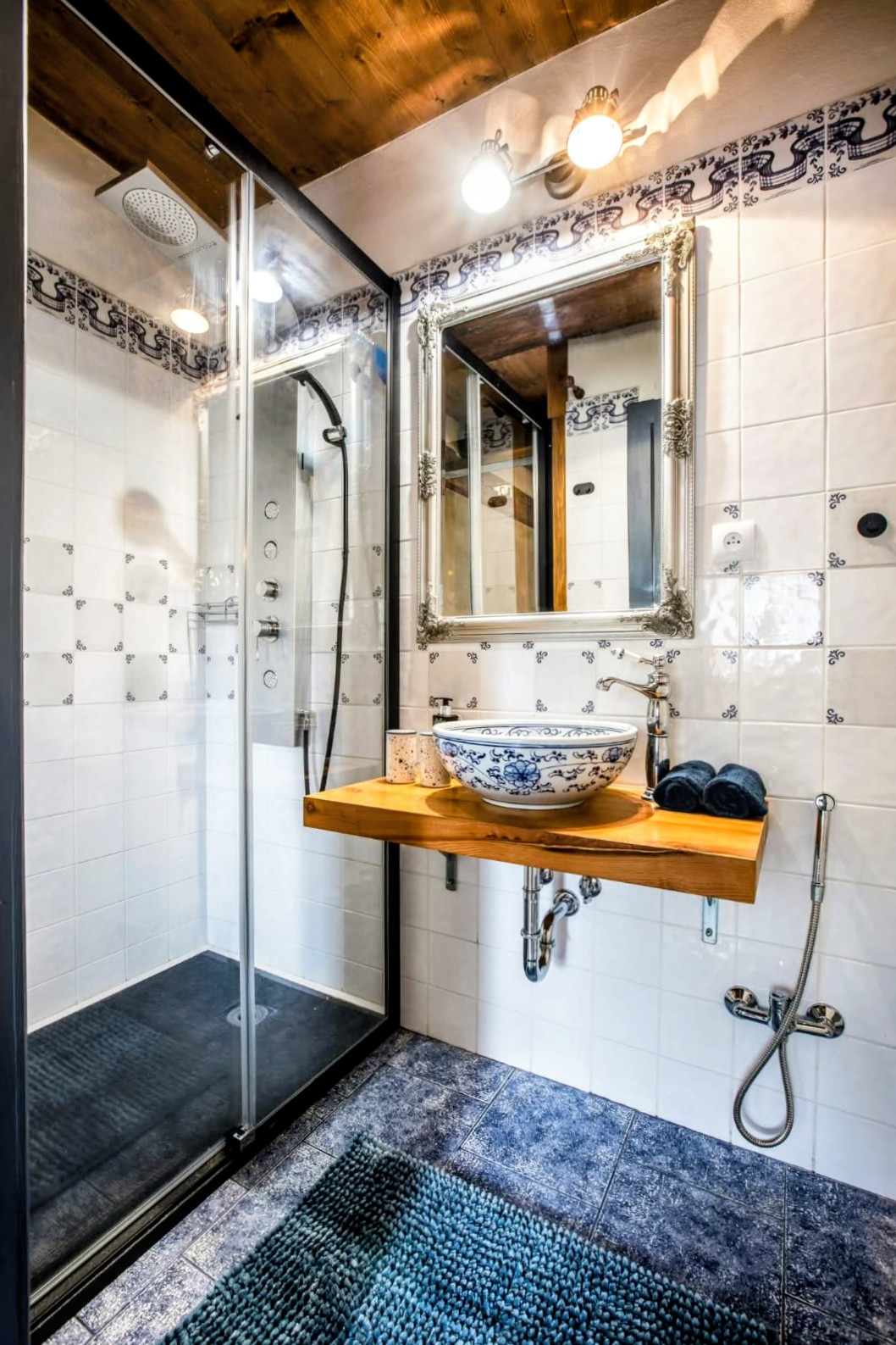 Červený pokoj - koupelna