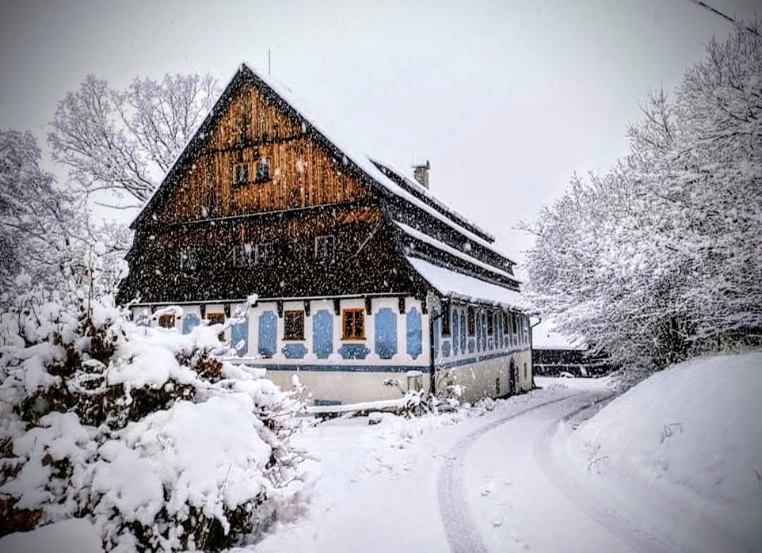 Mlýn - exteriér v zimě