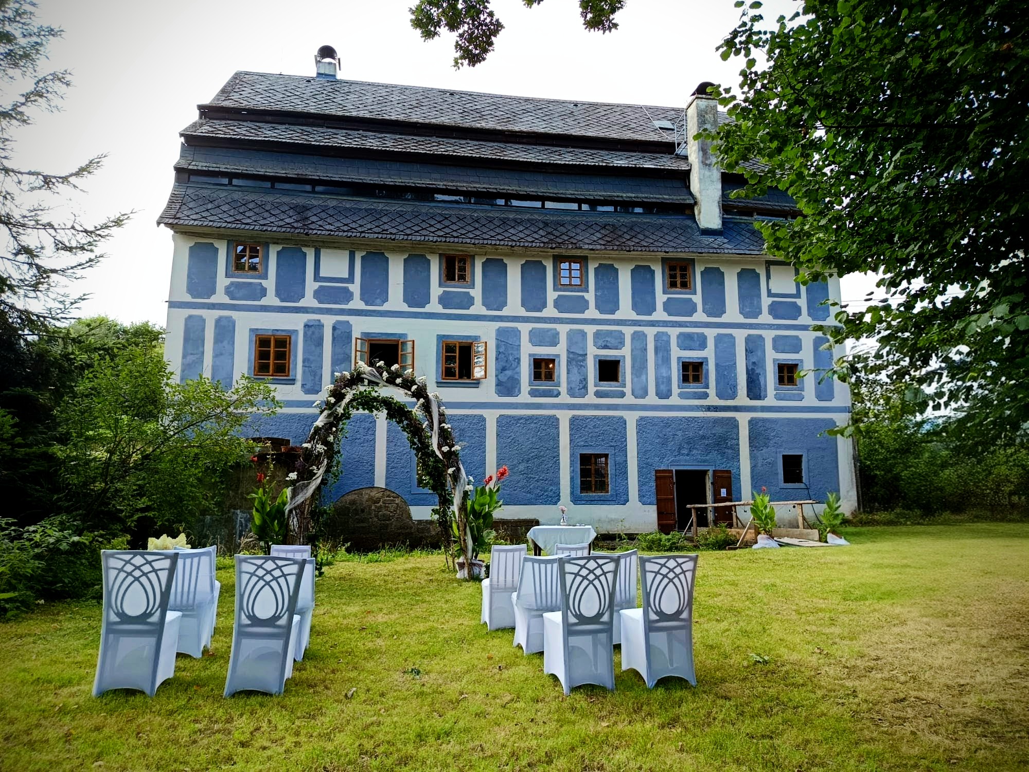 Mlýn - svatební exteriér